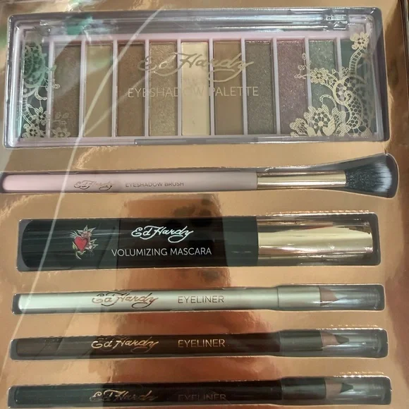 Ed Hardy Tattooed Beauty Makeup Kit - Picture 8 of 8